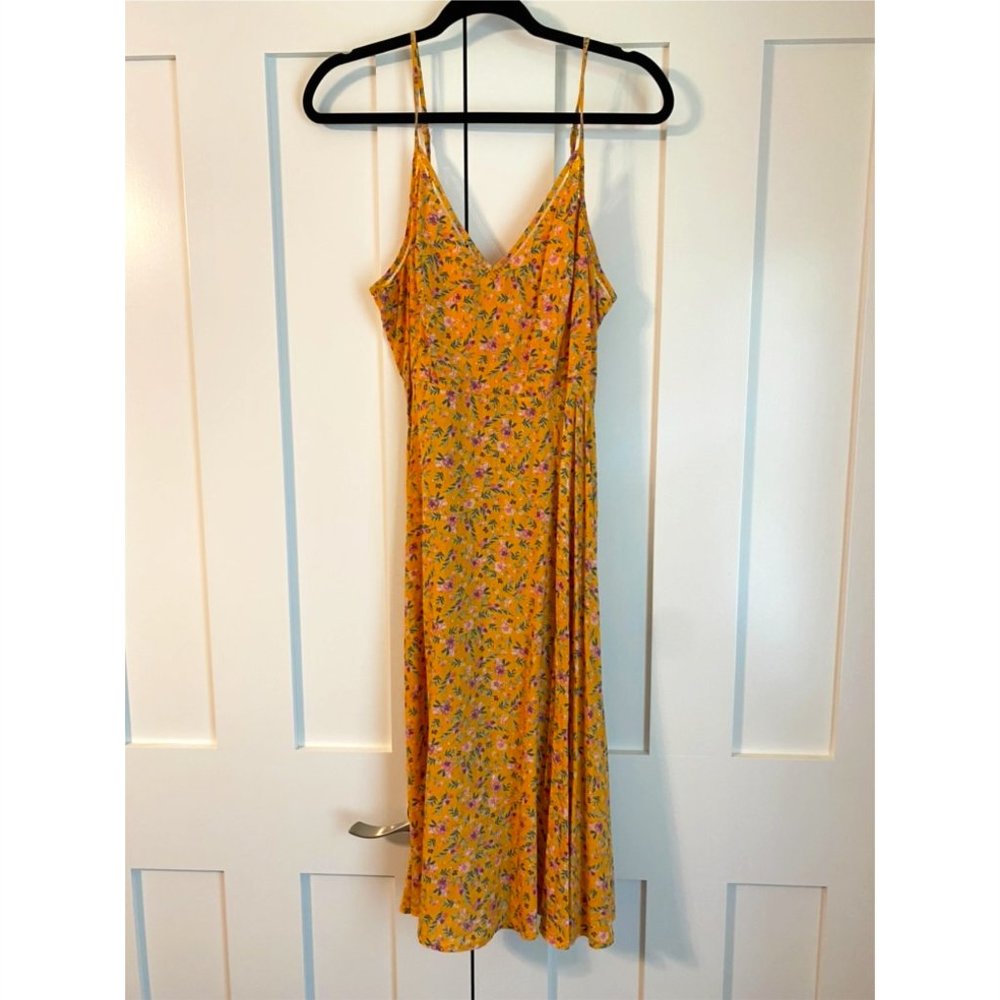 NWOT Lulu's Midi Dress Medium